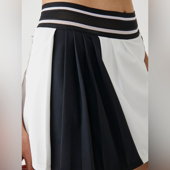 FP MOVEMENT WOMEN'S ROUND ROBBIN SKORT - Picture 3 of 6